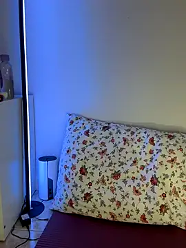 yaprakmericc online show from November 2025 07:46:02 PM