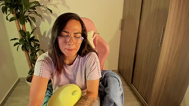 Sofi Martinezz0 online show from October 2025 02:22:02 AM