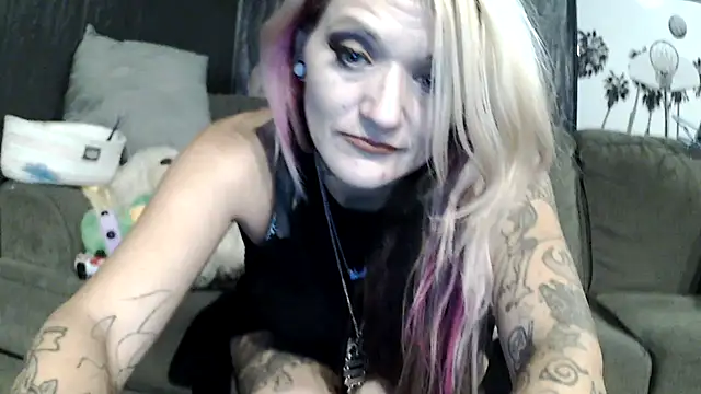 Candalicious online show from November 2025 08:55:01 PM