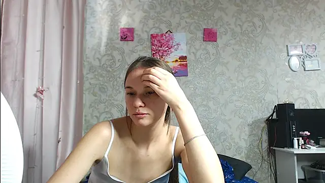 leila bambi  online show from November 2025 07:20:01 AM