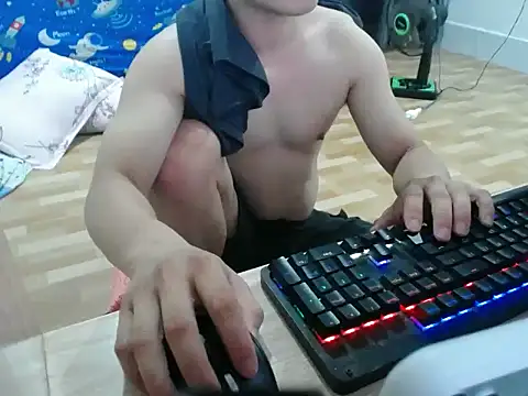 Snapshot of Cloudycockcare chatting on February 2026 08:02:01 AM Cloudycockcare online show from February 2026 08:02:01 AM