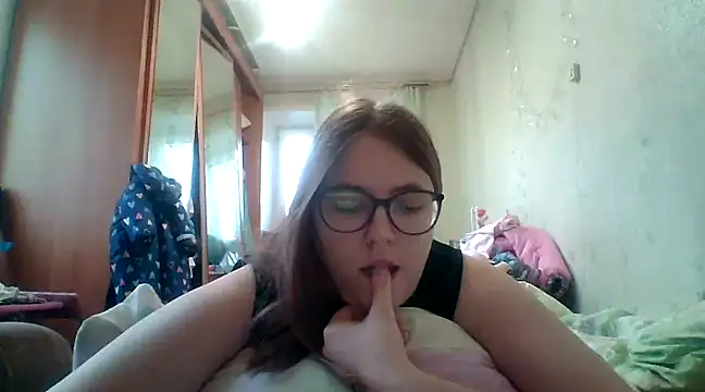 Snapshot of DesireMelissa chatting on January 2025 08:43:02 AM DesireMelissa online show from January 2025 08:43:02 AM
