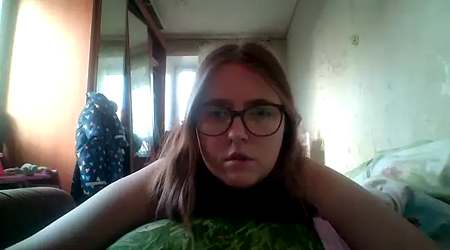 Snapshot of DesireMelissa chatting on January 2025 12:50:01 PM DesireMelissa online show from January 2025 12:50:01 PM