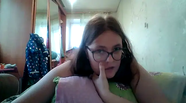 Snapshot of DesireMelissa chatting on January 2025 07:00:01 AM DesireMelissa online show from January 2025 07:00:01 AM