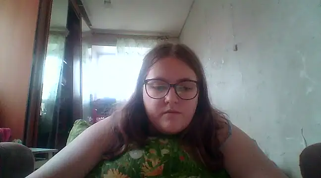 Snapshot of DesireMelissa chatting on February 2025 07:39:02 AM DesireMelissa online show from February 2025 07:39:02 AM