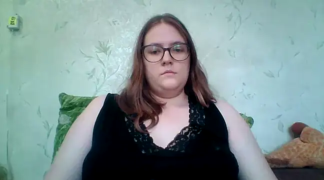 Snapshot of DesireMelissa chatting on February 2025 12:17:02 PM DesireMelissa online show from February 2025 12:17:02 PM