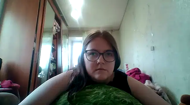 Snapshot of DesireMelissa chatting on February 2025 09:37:01 AM DesireMelissa online show from February 2025 09:37:01 AM