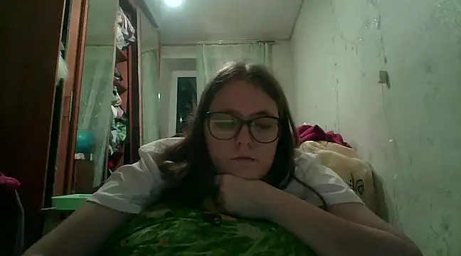 Snapshot of DesireMelissa chatting on February 2025 03:53:01 PM DesireMelissa online show from February 2025 03:53:01 PM