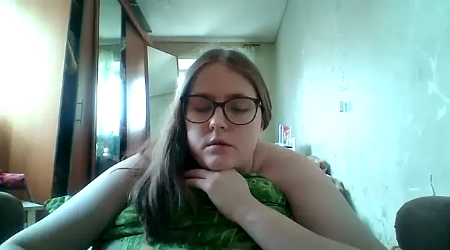 Snapshot of DesireMelissa chatting on February 2025 09:54:02 AM DesireMelissa online show from February 2025 09:54:02 AM