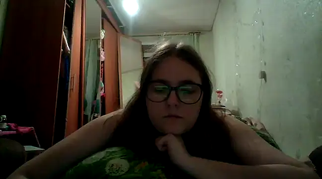 Snapshot of DesireMelissa chatting on February 2025 04:59:02 PM DesireMelissa online show from February 2025 04:59:02 PM