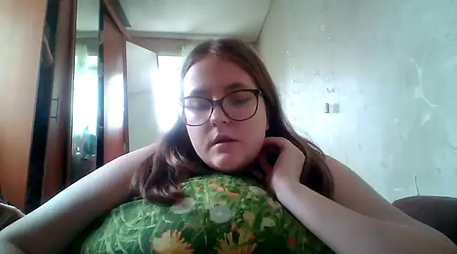 Snapshot of DesireMelissa chatting on February 2025 11:17:01 AM DesireMelissa online show from February 2025 11:17:01 AM