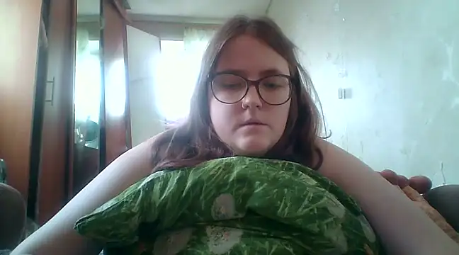 Snapshot of DesireMelissa chatting on February 2025 07:56:01 AM DesireMelissa online show from February 2025 07:56:01 AM