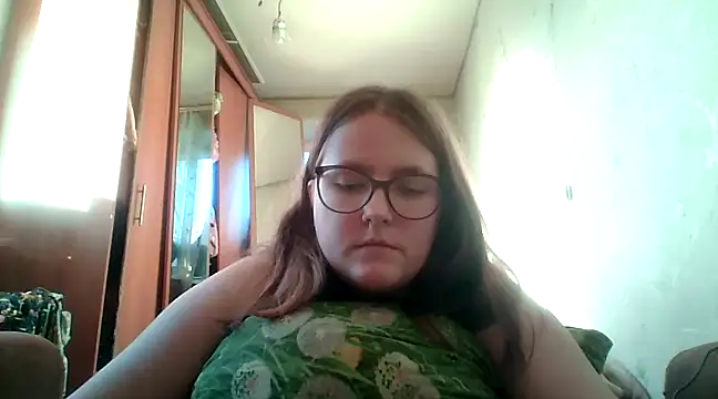 Snapshot of DesireMelissa chatting on February 2025 01:42:01 PM DesireMelissa online show from February 2025 01:42:01 PM
