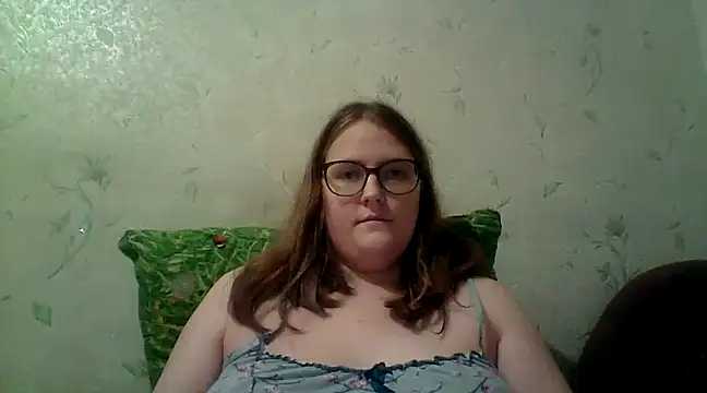 Snapshot of DesireMelissa chatting on February 2025 04:14:01 PM DesireMelissa online show from February 2025 04:14:01 PM