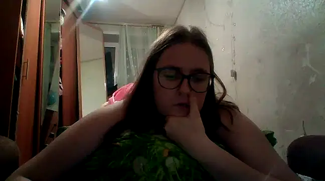Snapshot of DesireMelissa chatting on February 2025 03:59:02 PM DesireMelissa online show from February 2025 03:59:02 PM