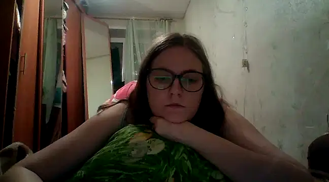 Snapshot of DesireMelissa chatting on March 2025 04:00:02 PM DesireMelissa online show from March 2025 04:00:02 PM