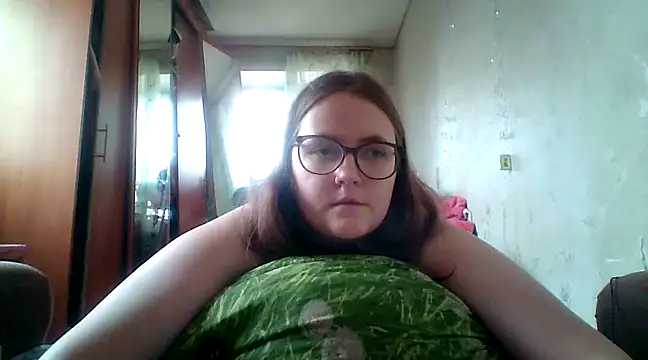 Snapshot of DesireMelissa chatting on March 2025 05:42:02 AM DesireMelissa online show from March 2025 05:42:02 AM