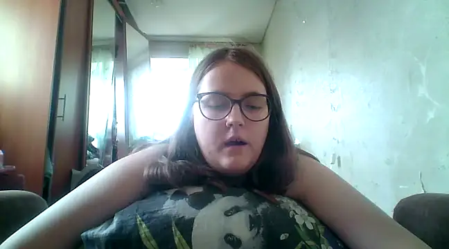 Snapshot of DesireMelissa chatting on March 2025 07:02:02 AM DesireMelissa online show from March 2025 07:02:02 AM