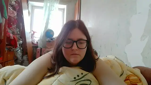 Snapshot of DesireMelissa chatting on February 2026 06:40:01 AM DesireMelissa online show from February 2026 06:40:01 AM