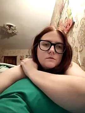 Snapshot of DesireMelissa chatting on February 2026 04:02:01 AM DesireMelissa online show from February 2026 04:02:01 AM