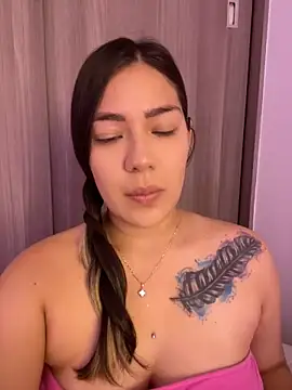 Latina vanessa online show from December 2024 01:49:01 AM