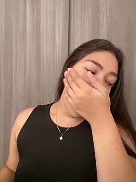 Latina vanessa online show from January 2025 06:27:02 PM