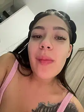 Latina vanessa online show from October 2025 03:48:01 AM