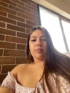 Latina vanessa online show from June 2026 07:17:01 PM