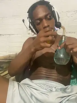 Larry-n-clouds online show from November 2025 03:51:02 AM