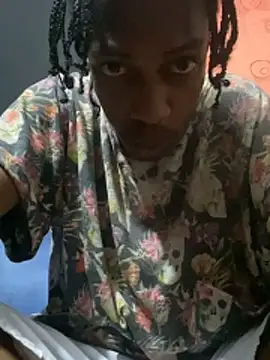 Larry-n-clouds online show from December 2025 12:29:01 AM