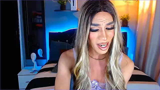 Snapshot of camila_hootie chatting on January 2025 08:13:01 AM camila hootie online show from January 2025 08:13:01 AM