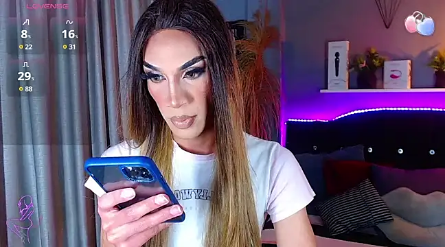 Snapshot of camila_hootie chatting on March 2025 03:44:01 AM camila hootie online show from March 2025 03:44:01 AM