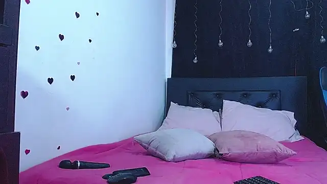 Georgina Copper online show from February 2026 08:43:01 PM