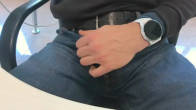 Snapshot of alessandroman2114 chatting on February 2026 11:32:01 AM alessandroman2114 online show from February 2026 11:32:01 AM