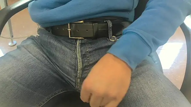 Snapshot of alessandroman2114 chatting on March 2026 11:16:01 AM alessandroman2114 online show from March 2026 11:16:01 AM