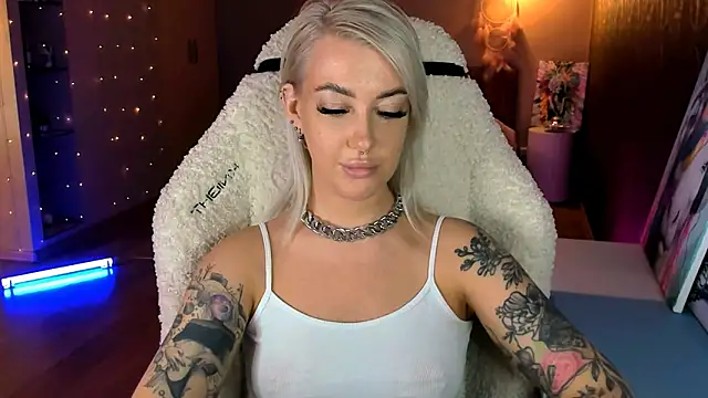 Snapshot of tykioty_Miley chatting on March 2026 12:13:01 PM tykioty Miley online show from March 2026 12:13:01 PM