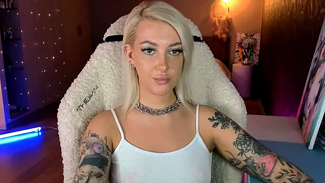 Snapshot of tykioty_Miley chatting on March 2026 11:37:02 AM tykioty Miley online show from March 2026 11:37:02 AM