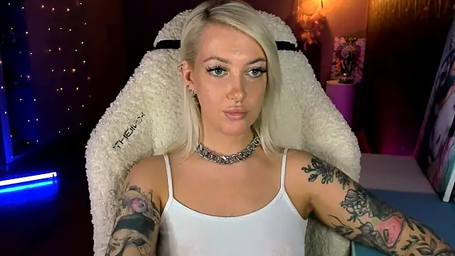 Snapshot of tykioty_Miley chatting on March 2026 01:11:01 PM tykioty Miley online show from March 2026 01:11:01 PM