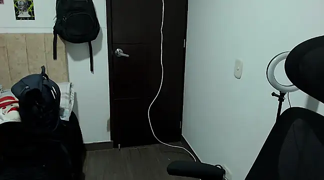 Snapshot of JOHANLEON1 chatting on January 2025 03:39:02 AM JOHANLEON1 online show from January 2025 03:39:02 AM