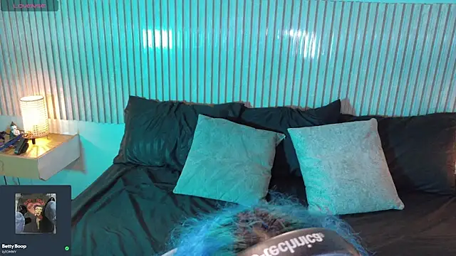 Snapshot of Eli666uwu chatting on December 2025 12:12:02 PM Eli666uwu online show from December 2025 12:12:02 PM