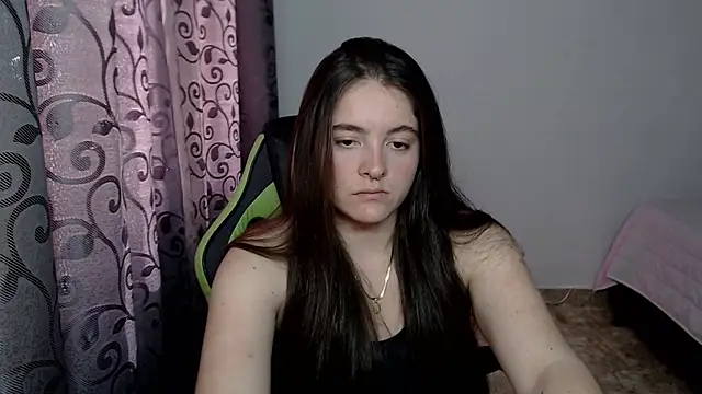 Snapshot of jennfoxx1 chatting on October 2025 07:36:02 PM jennfoxx1 online show from October 2025 07:36:02 PM