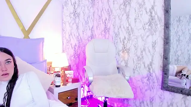 Athziry  online show from December 2024 07:54:02 AM