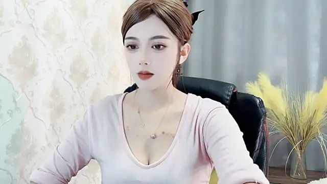 Snapshot of VIWVI chatting on December 2024 05:37:01 AM VIWVI online show from December 2024 05:37:01 AM