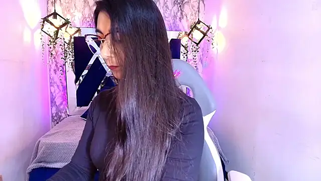 Karla hernandez  online show from October 2025 11:33:02 AM