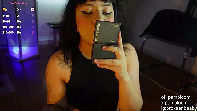 Snapshot of droolingdollfacee chatting on September 2025 10:22:02 PM droolingdollfacee online show from September 2025 10:22:02 PM