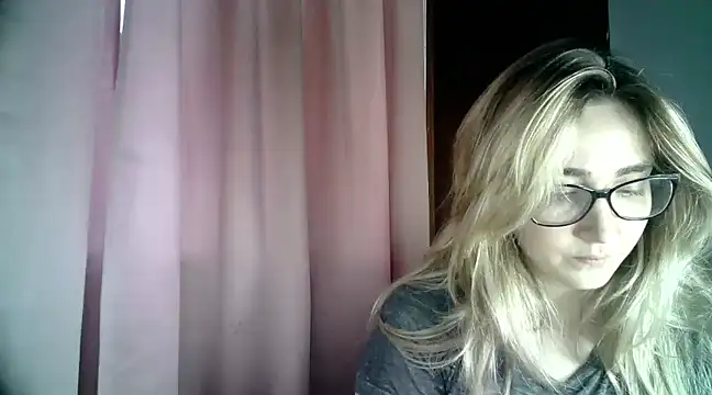 Snapshot of katy_pp chatting on January 2025 10:52:01 PM katy pp online show from January 2025 10:52:01 PM