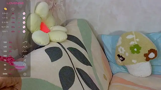 TrissMerigold9 online show from October 2025 09:26:02 PM