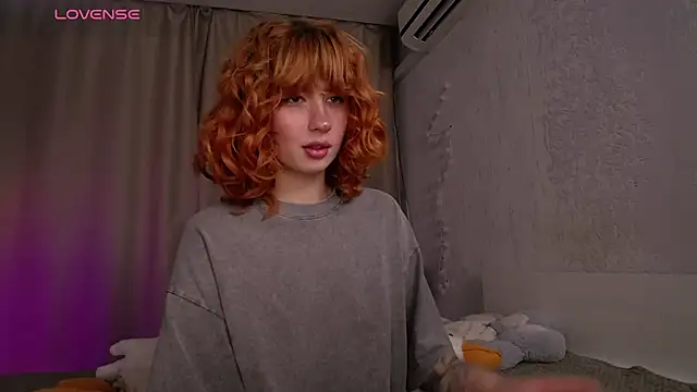 Snapshot of Evaa_Moonn_ chatting on November 2025 04:33:02 AM Evaa Moonn online show from November 2025 04:33:02 AM