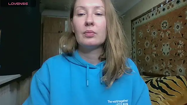 Snapshot of AnnaXLovers chatting on October 2025 02:18:02 PM AnnaXLovers online show from October 2025 02:18:02 PM