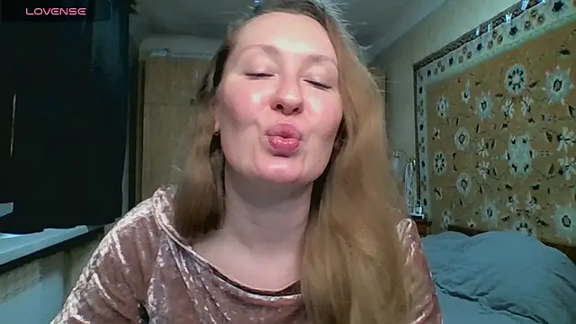 AnnaXLovers online show from May 2026 02:36:02 PM